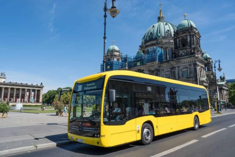 Berliner Verkehrsbetriebe (BVG) – Anti-Graffiti- und Vandalismusschutzfolien von AQUASUN